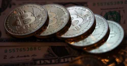 Подчиненные Джейми Димона тоже следят за биткоином | INFBusiness