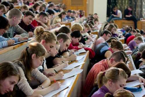Российские вузы в 2017—2018 учебном году вводят в рамках уже существующей программы изучение основ блокчейна и криптовалют. Об этом RT рассказали сразу в нескольких госуниверситетах. В программы российских вузов введут основы блокчейна и криптовалют - | INFBusiness