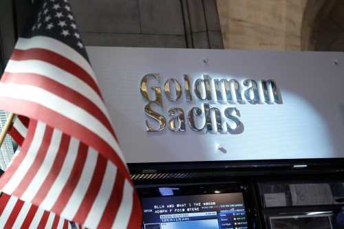 Банк Goldman Sachs в еженедельной рассылке для клиентов предупредил пользователей о рисках инвестиций в криптовалюты, привычно сравнив биткойн с пузырем и отметив, что этот пузырь намного крупнее печально известного пузыря dotcom или тюльпанной лихорадки. Goldman Sachs предупреждает инвесторов о рисках криптовалютных «пузырей» - | INFBusiness
