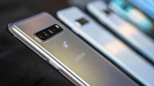 Новый смартфон Samsung оснащен кошельком для четырех криптовалют | INFBusiness