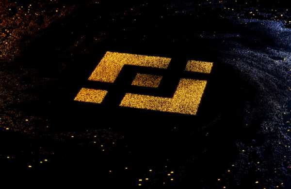 Криптовалютная биржа Binance анонсировала партнёрство с аналитической блокчейн-компанией Chainalysis. В его рамках площадка планирует интегрировать специальное ПО для выявления незаконных транзакций и идентификации клиентов, которые потенциально могут заниматься отмыванием денег, пишет The Next Web. Chainalysis поможет Binance «знать о своих транзакциях» | INFBusiness